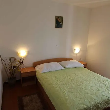 Apartament Near Sea *