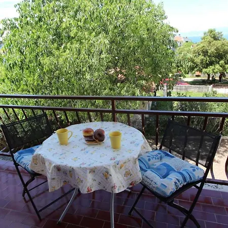 Apartament Near Sea *