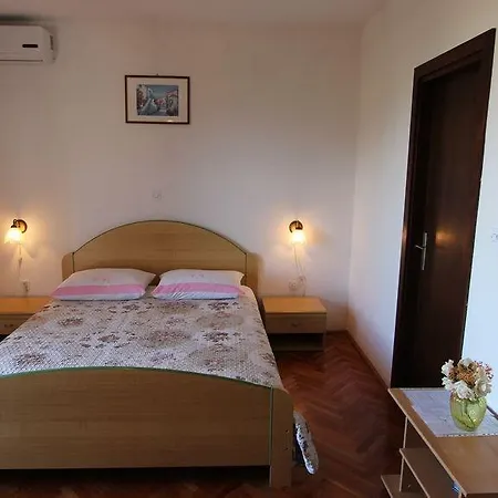 Apartament Near Sea *